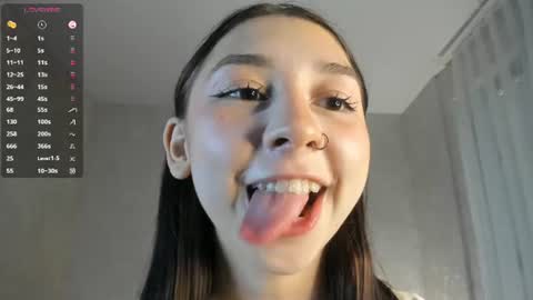 Snapshot of stephaniesally chatting on August 5, 6:00 pm Sonya online show from August 5, 6:00 pm