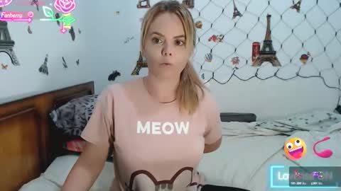 Stephanie   online show from September 9, 9:53 am