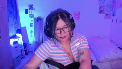 Stephanie  online show from January 25, 7:06 am