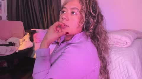 Stephanie  online show from September 9, 6:35 am