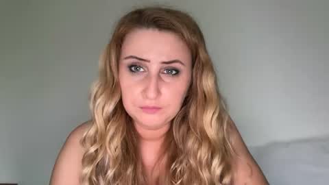 Stephany online show from June 22, 3:31 pm