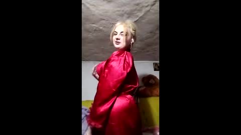 Snapshot of stephany_bailey chatting on April 6, 9:27 pm Stephany online show from April 6, 9:27 pm