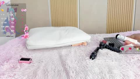 Stephany online show from March 27, 8:26 am