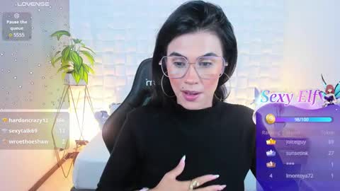 S T E P H A N Y A online show from January 28, 5:54 am