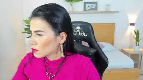 S T E P H A N Y A online show from February 4, 12:11 pm