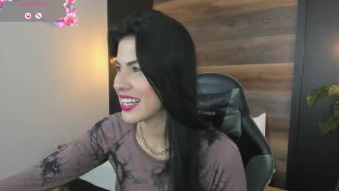 S T E P H A N Y A online show from April 13, 8:36 pm