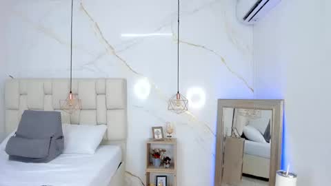 Stefanny online show from March 4, 1:01 am