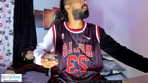 Snapshot of stephenbrown_ chatting on January 7, 11:35 pm ................ online show from January 7, 11:35 pm