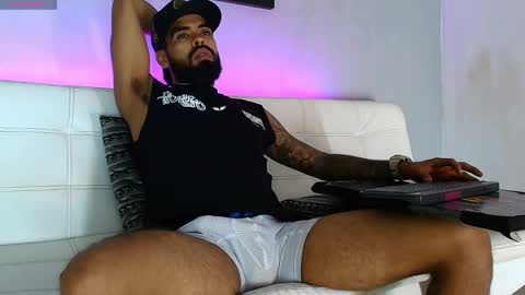 Snapshot of stephenbrown_ chatting on February 17, 6:31 am ................ online show from February 17, 6:31 am