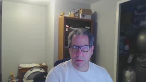 stephenhal9 online show from December 4, 2:43 am