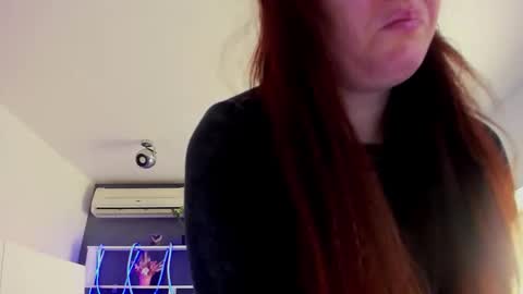 Snapshot of stephierousee chatting on February 22, 6:24 am Stephie online show from February 22, 6:24 am