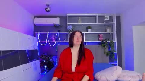Stephie online show from May 7, 5:24 am