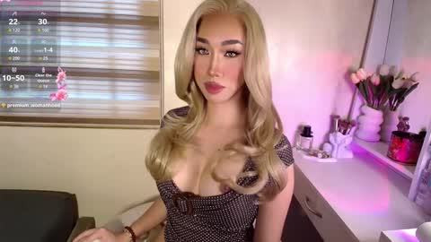 Snapshot of stephysweeny chatting on March 1, 6:26 am Steph online show from March 1, 6:26 am