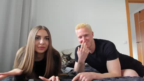 Snapshot of stepsisandstepbro chatting on May 14, 5:42 pm Step sis and Step bro online show from May 14, 5:42 pm