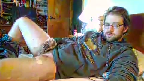Snapshot of sterben13v chatting on May 17, 10:28 pm Ian23602 online show from May 17, 10:28 pm