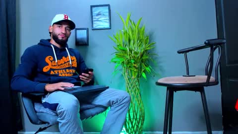 Steve  online show from October 6, 12:02 pm