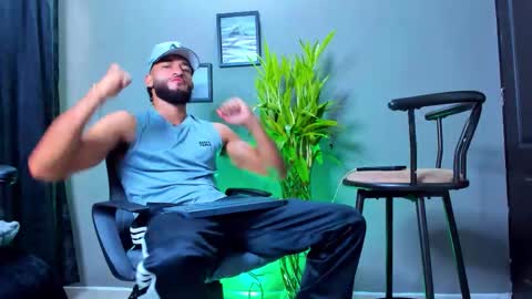 Steve  online show from October 25, 2:24 pm