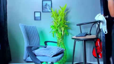 Steve  online show from January 11, 6:13 pm