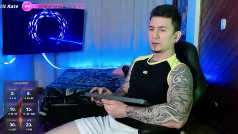 Snapshot of steven_and_alejo chatting on March 3, 2:07 am Steven and Alejo online show from March 3, 2:07 am