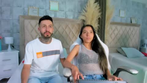 stevenandlaura_ online show from April 23, 8:11 pm
