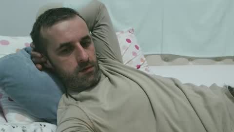 Snapshot of stevenpit chatting on December 19, 7:40 pm stevenpit online show from December 19, 7:40 pm