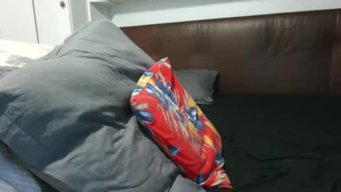 stevenpit online show from April 22, 3:42 am