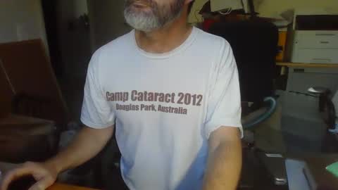 Snapshot of stevethetigerr chatting on June 1, 5:09 am SteveTheTigerr online show from June 1, 5:09 am