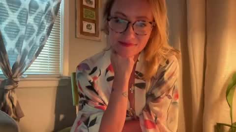 Snapshot of steviegirl4u chatting on July 12, 11:40 pm StevieGirl4U online show from July 12, 11:40 pm
