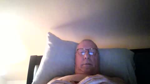 Snapshot of stew1014 chatting on December 20, 10:38 am bobby online show from December 20, 10:38 am