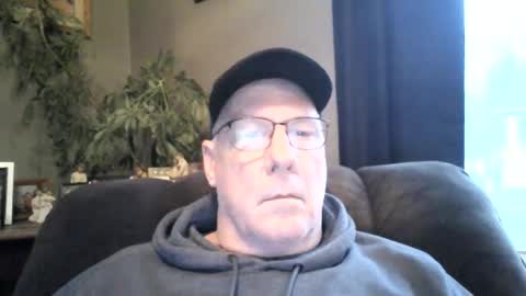 Snapshot of stew1014 chatting on December 26, 2:16 pm bobby online show from December 26, 2:16 pm