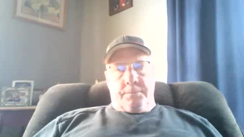 Snapshot of stew1014 chatting on January 30, 5:06 pm bobby online show from January 30, 5:06 pm