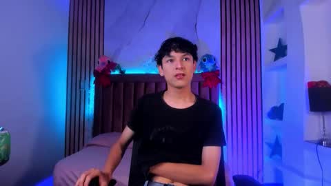 Sthepano  online show from December 17, 8:15 pm