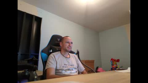 Snapshot of stickolive1 chatting on September 13, 9:03 pm stickolive1 online show from September 13, 9:03 pm