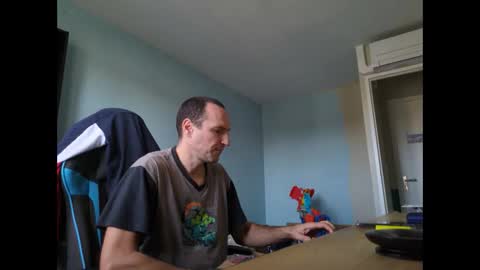 Snapshot of stickolive1 chatting on October 8, 1:42 pm stickolive1 online show from October 8, 1:42 pm