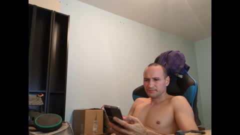 Snapshot of stickolive1 chatting on October 22, 8:30 pm stickolive1 online show from October 22, 8:30 pm