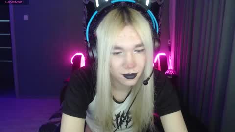 Snapshot of stiff_boys chatting on February 10, 5:50 pm Steve online show from February 10, 5:50 pm