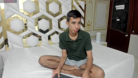 Snapshot of stiilman_hots chatting on February 15, 12:37 am stiilman_hots online show from February 15, 12:37 am