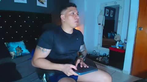 stily online show from October 25, 4:09 am