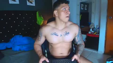 stily online show from November 9, 4:33 am