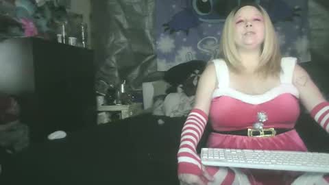 Tasha and Drew online show from December 18, 7:58 am