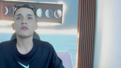 stiven_star_ online show from May 23, 1:44 am