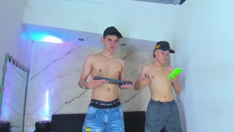 friends online show from October 4, 4:21 am