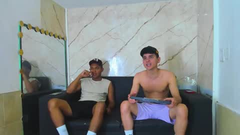 friends online show from November 9, 4:22 am