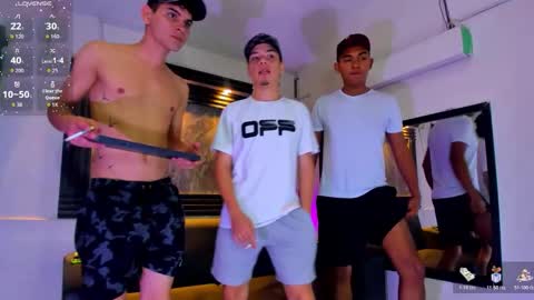 friends online show from November 10, 4:33 am