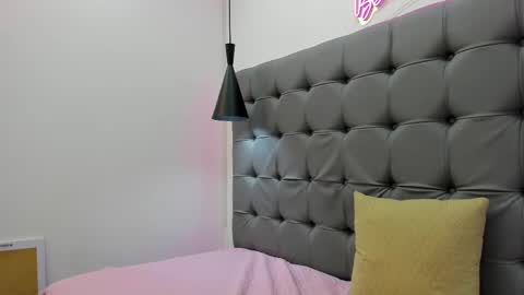 Stiwen online show from October 2, 3:46 am