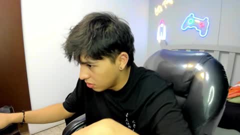 Stiwen online show from November 29, 8:23 pm