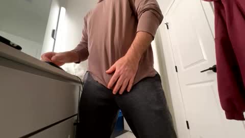 Snapshot of stlhotwifeguy chatting on December 21, 8:05 pm stlhotwifeguy online show from December 21, 8:05 pm