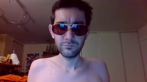 Snapshot of stmnog9477 chatting on January 21, 3:15 am Julien9477 online show from January 21, 3:15 am