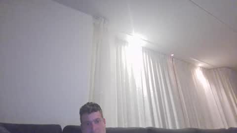 Snapshot of stoeprand92 chatting on May 28, 12:52 am stoeprand92 online show from May 28, 12:52 am
