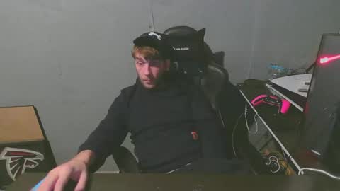 stonedpanda77 online show from December 30, 8:10 am